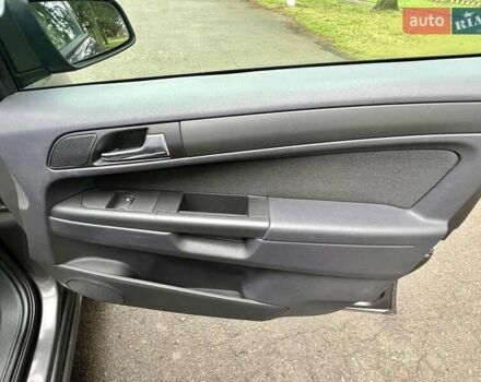 Серый Опель Зафира, объемом двигателя 1.6 л и пробегом 208 тыс. км за 6550 $, фото 54 на Automoto.ua