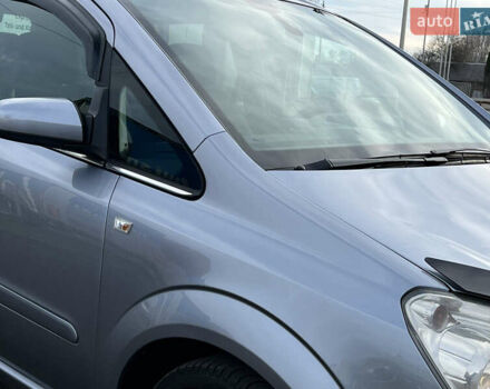 Серый Опель Зафира, объемом двигателя 1.7 л и пробегом 242 тыс. км за 6399 $, фото 11 на Automoto.ua