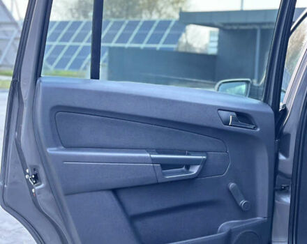 Серый Опель Зафира, объемом двигателя 1.6 л и пробегом 181 тыс. км за 6500 $, фото 52 на Automoto.ua