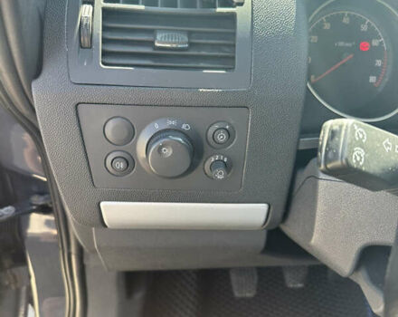 Серый Опель Зафира, объемом двигателя 2.2 л и пробегом 265 тыс. км за 6000 $, фото 9 на Automoto.ua