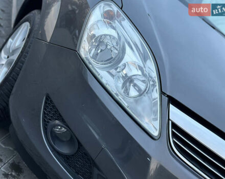 Серый Опель Зафира, объемом двигателя 1.6 л и пробегом 181 тыс. км за 6500 $, фото 27 на Automoto.ua