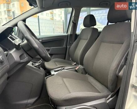 Серый Опель Зафира, объемом двигателя 1.8 л и пробегом 146 тыс. км за 8300 $, фото 8 на Automoto.ua