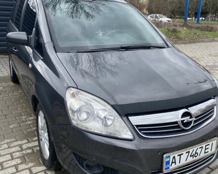 Серый Опель Зафира, объемом двигателя 1.7 л и пробегом 269 тыс. км за 6100 $, фото 5 на Automoto.ua
