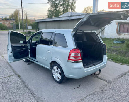 Серый Опель Зафира, объемом двигателя 1.7 л и пробегом 290 тыс. км за 7000 $, фото 8 на Automoto.ua