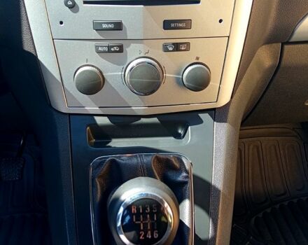 Серый Опель Зафира, объемом двигателя 1.7 л и пробегом 260 тыс. км за 6250 $, фото 2 на Automoto.ua