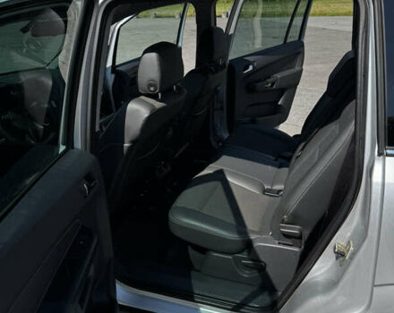 Серый Опель Зафира, объемом двигателя 1.91 л и пробегом 220 тыс. км за 8000 $, фото 9 на Automoto.ua