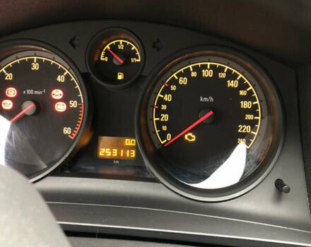 Серый Опель Зафира, объемом двигателя 1.7 л и пробегом 253 тыс. км за 6350 $, фото 7 на Automoto.ua