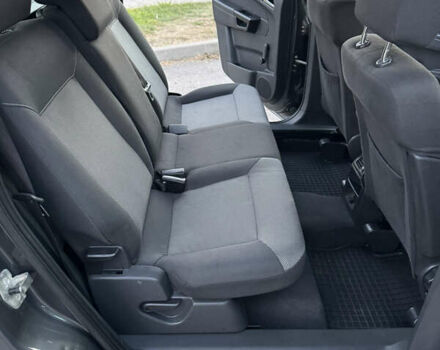 Серый Опель Зафира, объемом двигателя 1.9 л и пробегом 254 тыс. км за 7700 $, фото 31 на Automoto.ua