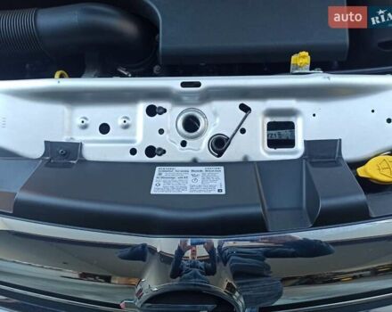 Серый Опель Зафира, объемом двигателя 2.2 л и пробегом 139 тыс. км за 7400 $, фото 19 на Automoto.ua