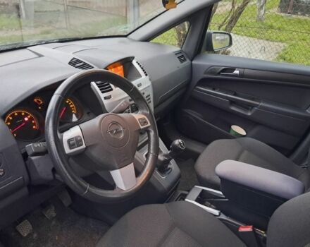 Серый Опель Зафира, объемом двигателя 1.6 л и пробегом 177 тыс. км за 5300 $, фото 5 на Automoto.ua