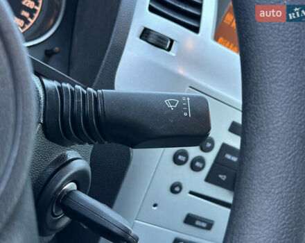 Серый Опель Зафира, объемом двигателя 1.6 л и пробегом 181 тыс. км за 6500 $, фото 44 на Automoto.ua