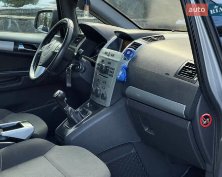 Серый Опель Зафира, объемом двигателя 1.69 л и пробегом 290 тыс. км за 6250 $, фото 38 на Automoto.ua