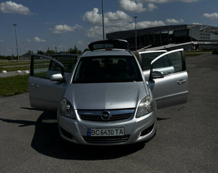 Серый Опель Зафира, объемом двигателя 1.91 л и пробегом 220 тыс. км за 8000 $, фото 6 на Automoto.ua