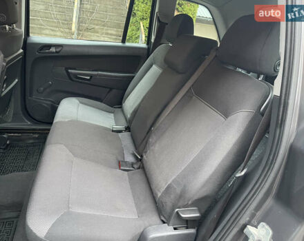 Серый Опель Зафира, объемом двигателя 1.8 л и пробегом 176 тыс. км за 5600 $, фото 21 на Automoto.ua