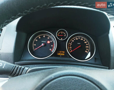 Серый Опель Зафира, объемом двигателя 2.2 л и пробегом 139 тыс. км за 7400 $, фото 32 на Automoto.ua