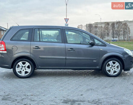 Серый Опель Зафира, объемом двигателя 1.6 л и пробегом 181 тыс. км за 6500 $, фото 8 на Automoto.ua
