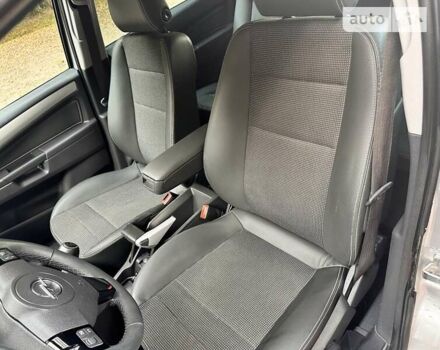 Серый Опель Зафира, объемом двигателя 1.7 л и пробегом 173 тыс. км за 7850 $, фото 18 на Automoto.ua