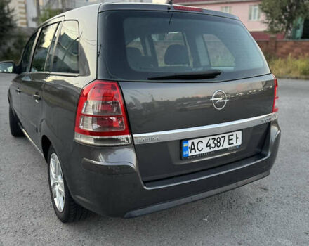 Серый Опель Зафира, объемом двигателя 1.9 л и пробегом 254 тыс. км за 7700 $, фото 5 на Automoto.ua