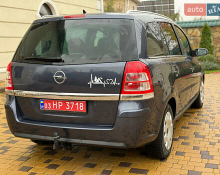 Серый Опель Зафира, объемом двигателя 1.8 л и пробегом 228 тыс. км за 6499 $, фото 3 на Automoto.ua