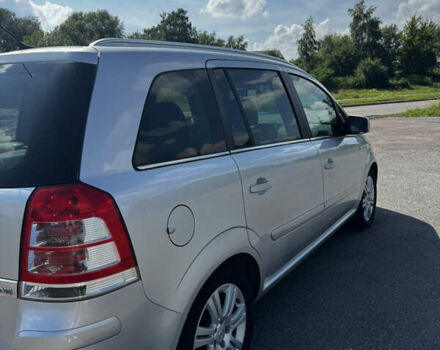 Серый Опель Зафира, объемом двигателя 1.91 л и пробегом 220 тыс. км за 8000 $, фото 2 на Automoto.ua