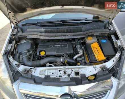 Серый Опель Зафира, объемом двигателя 1.7 л и пробегом 386 тыс. км за 5600 $, фото 9 на Automoto.ua