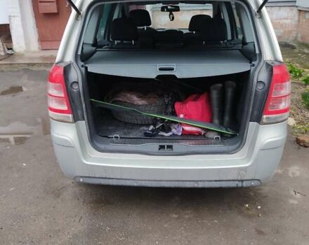 Сірий Опель Зафіра, об'ємом двигуна 1.6 л та пробігом 231 тис. км за 5500 $, фото 3 на Automoto.ua
