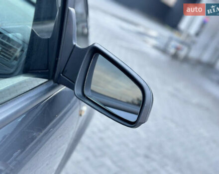 Серый Опель Зафира, объемом двигателя 1.6 л и пробегом 181 тыс. км за 6500 $, фото 31 на Automoto.ua