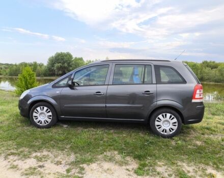 Серый Опель Зафира, объемом двигателя 1.6 л и пробегом 170 тыс. км за 6300 $, фото 4 на Automoto.ua