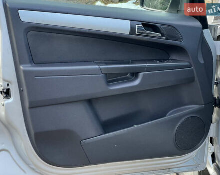 Серый Опель Зафира, объемом двигателя 1.69 л и пробегом 290 тыс. км за 6250 $, фото 23 на Automoto.ua