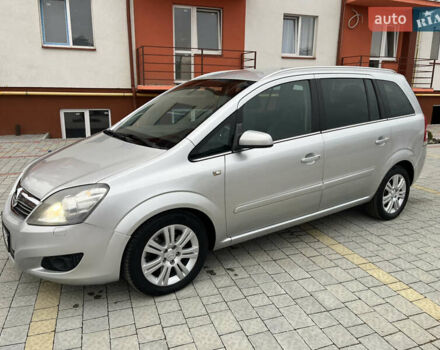 Серый Опель Зафира, объемом двигателя 1.7 л и пробегом 222 тыс. км за 6600 $, фото 11 на Automoto.ua