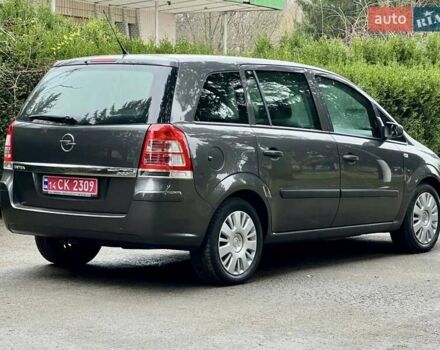 Серый Опель Зафира, объемом двигателя 1.6 л и пробегом 208 тыс. км за 6550 $, фото 11 на Automoto.ua