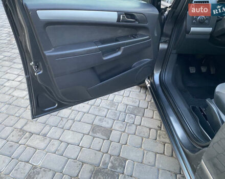 Серый Опель Зафира, объемом двигателя 1.8 л и пробегом 250 тыс. км за 6800 $, фото 28 на Automoto.ua