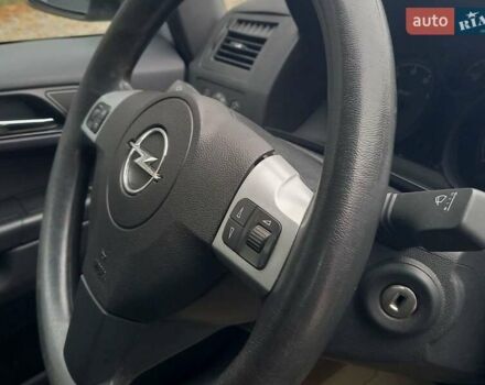 Серый Опель Зафира, объемом двигателя 1.6 л и пробегом 229 тыс. км за 6800 $, фото 16 на Automoto.ua