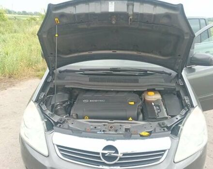 Серый Опель Зафира, объемом двигателя 1.9 л и пробегом 256 тыс. км за 7800 $, фото 4 на Automoto.ua