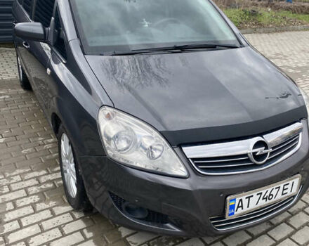 Серый Опель Зафира, объемом двигателя 1.7 л и пробегом 269 тыс. км за 6100 $, фото 4 на Automoto.ua