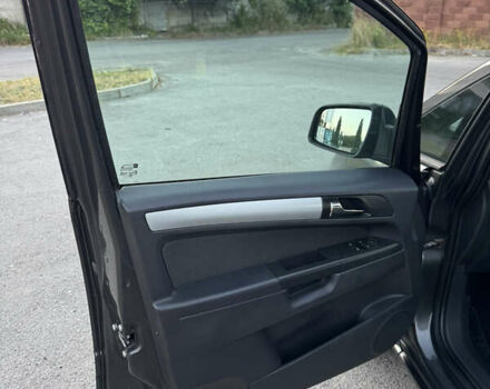 Серый Опель Зафира, объемом двигателя 1.9 л и пробегом 254 тыс. км за 7700 $, фото 15 на Automoto.ua