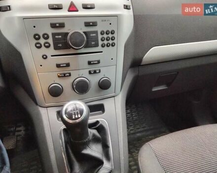 Серый Опель Зафира, объемом двигателя 1.7 л и пробегом 295 тыс. км за 5900 $, фото 12 на Automoto.ua