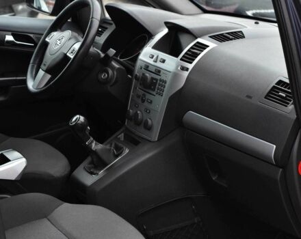 Серый Опель Зафира, объемом двигателя 1.7 л и пробегом 189 тыс. км за 6550 $, фото 11 на Automoto.ua