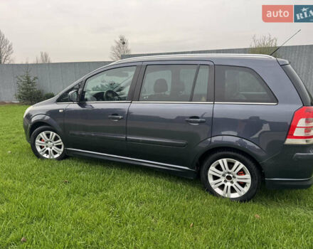 Серый Опель Зафира, объемом двигателя 1.6 л и пробегом 298 тыс. км за 5300 $, фото 7 на Automoto.ua