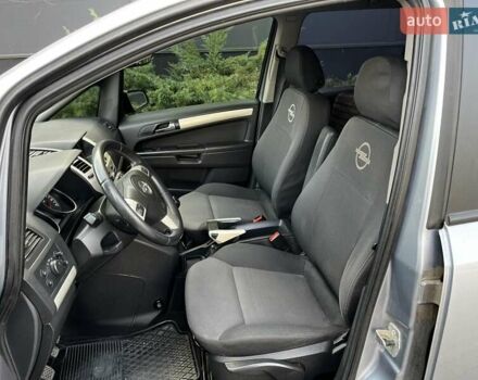 Серый Опель Зафира, объемом двигателя 1.8 л и пробегом 154 тыс. км за 5900 $, фото 9 на Automoto.ua