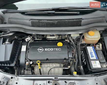 Серый Опель Зафира, объемом двигателя 1.8 л и пробегом 176 тыс. км за 5600 $, фото 46 на Automoto.ua