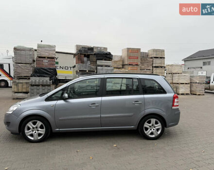 Серый Опель Зафира, объемом двигателя 1.6 л и пробегом 290 тыс. км за 5750 $, фото 7 на Automoto.ua