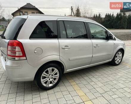 Серый Опель Зафира, объемом двигателя 1.7 л и пробегом 222 тыс. км за 6600 $, фото 5 на Automoto.ua