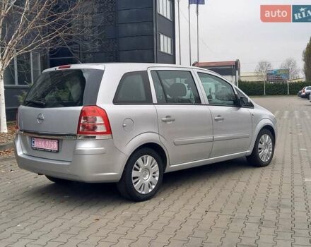 Серый Опель Зафира, объемом двигателя 1.6 л и пробегом 229 тыс. км за 6800 $, фото 3 на Automoto.ua