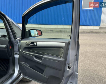 Серый Опель Зафира, объемом двигателя 1.7 л и пробегом 242 тыс. км за 6399 $, фото 22 на Automoto.ua