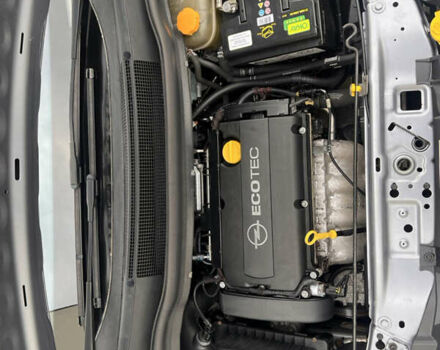 Серый Опель Зафира, объемом двигателя 1.8 л и пробегом 196 тыс. км за 5900 $, фото 21 на Automoto.ua