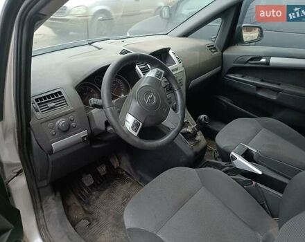 Серый Опель Зафира, объемом двигателя 1.6 л и пробегом 288 тыс. км за 6200 $, фото 3 на Automoto.ua