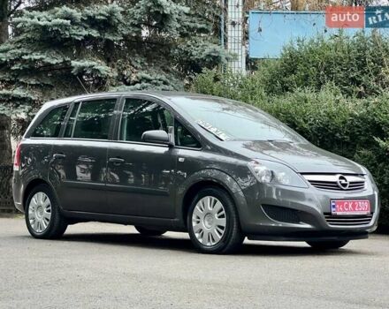 Серый Опель Зафира, объемом двигателя 1.6 л и пробегом 208 тыс. км за 6550 $, фото 4 на Automoto.ua