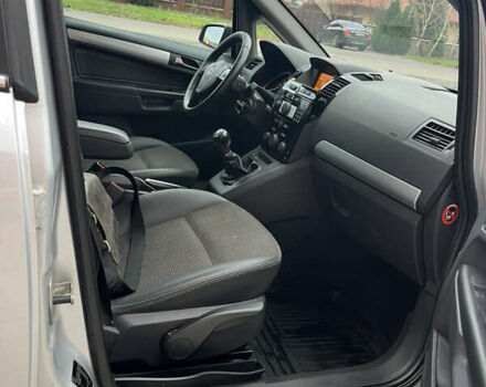 Серый Опель Зафира, объемом двигателя 1.7 л и пробегом 222 тыс. км за 6600 $, фото 18 на Automoto.ua