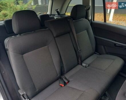 Серый Опель Зафира, объемом двигателя 1.6 л и пробегом 229 тыс. км за 6800 $, фото 25 на Automoto.ua